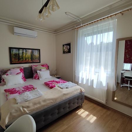 Havasi Üdülőház Gyenesdiás Esterno foto